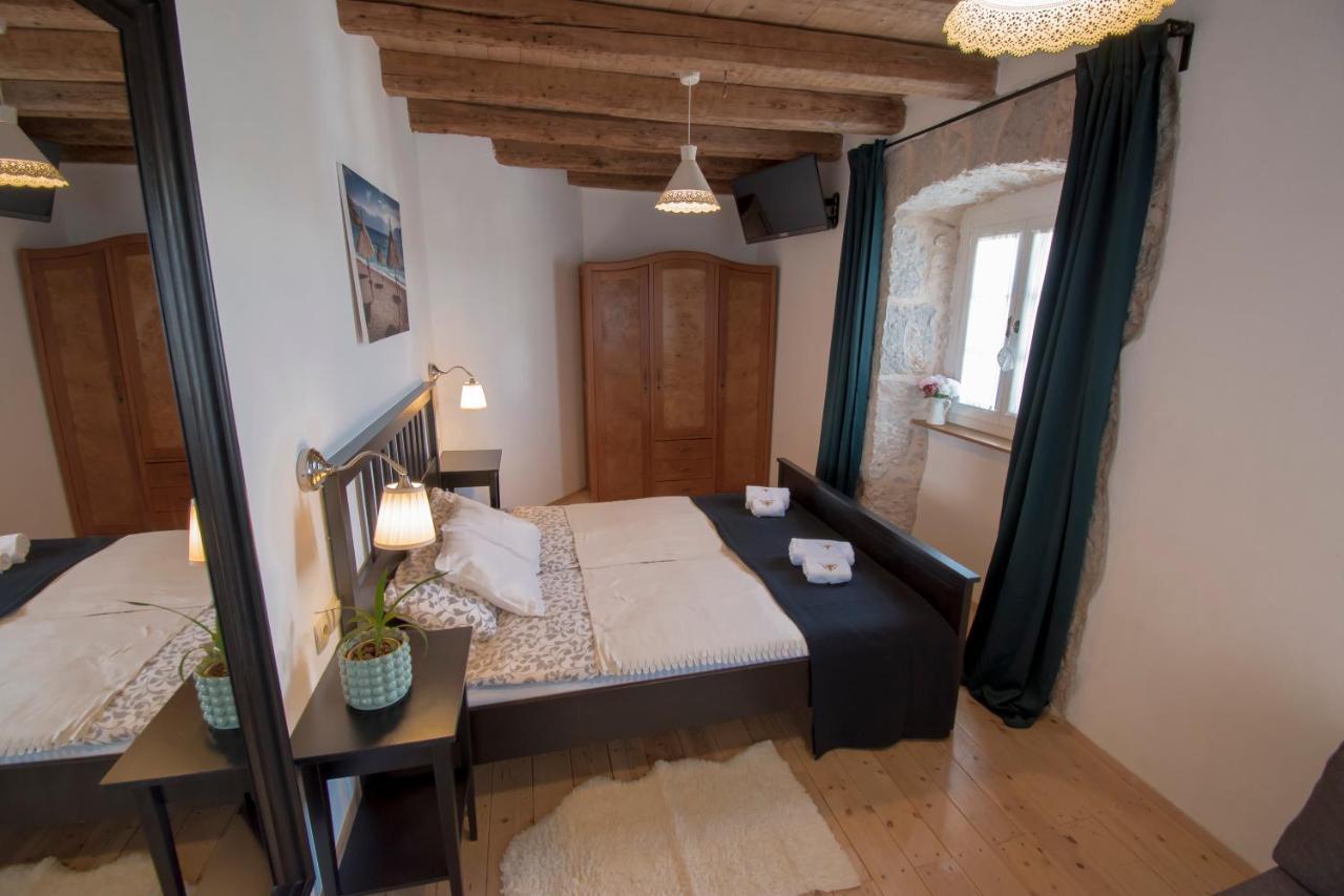 Villa Ca'Pietra, Rustic Stone House مالينسكا المظهر الخارجي الصورة